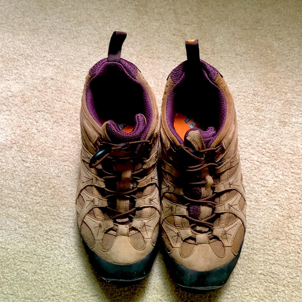 Merrell hiking shoe size 9.5 women
